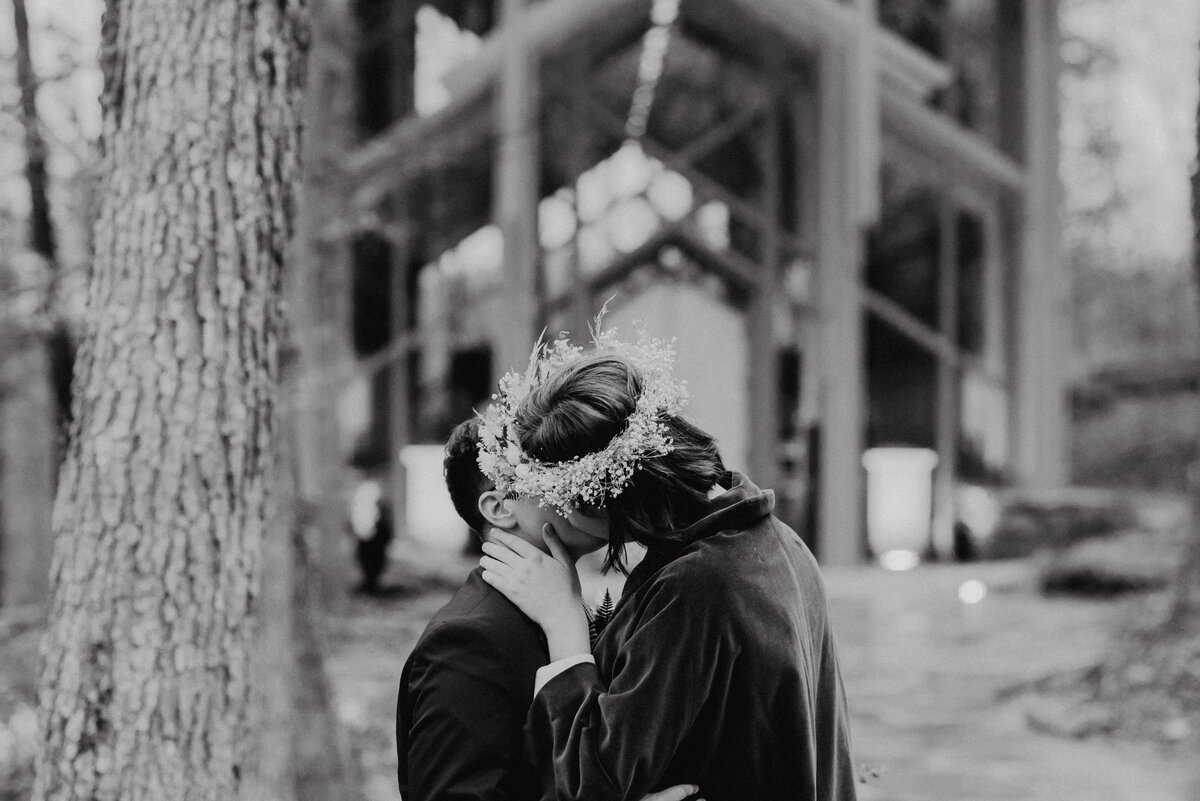 Thorncrown Chapel elopement ceremony